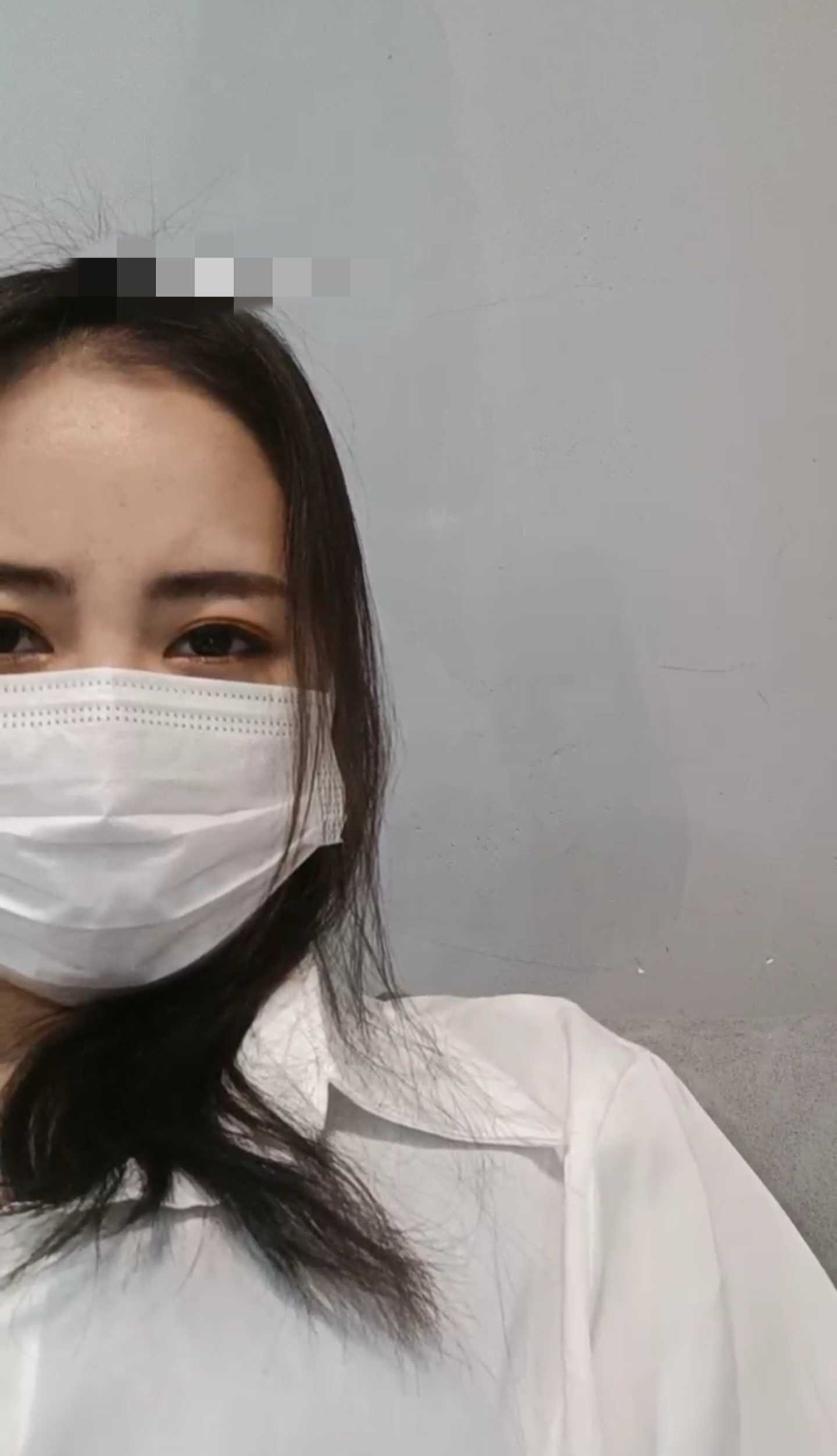 约来小区素人少妇闻舔肉丝脚