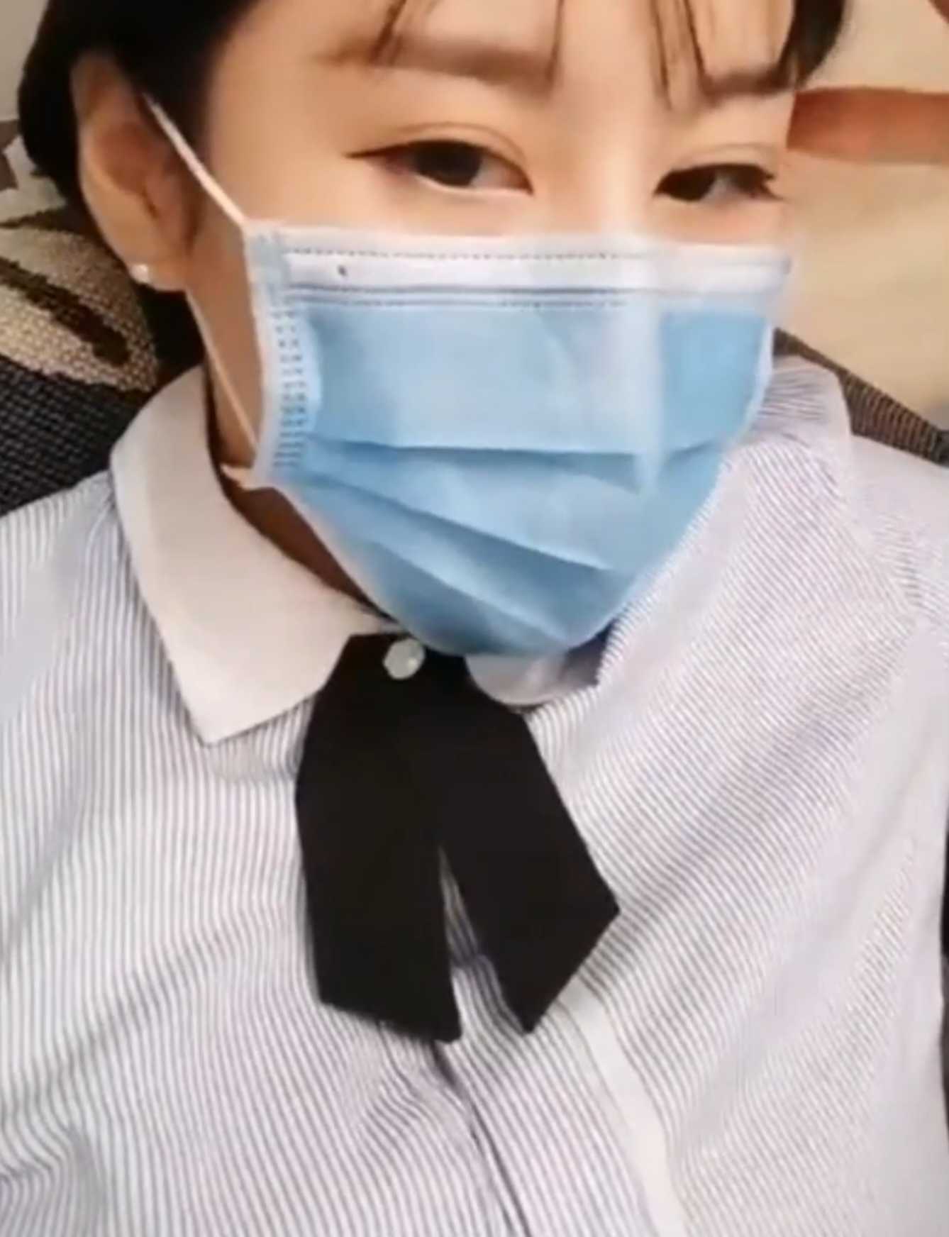 约来珠宝店女员工闻舔短黑丝脚