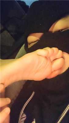 真实开发多位职高素人学妹舔脚合集