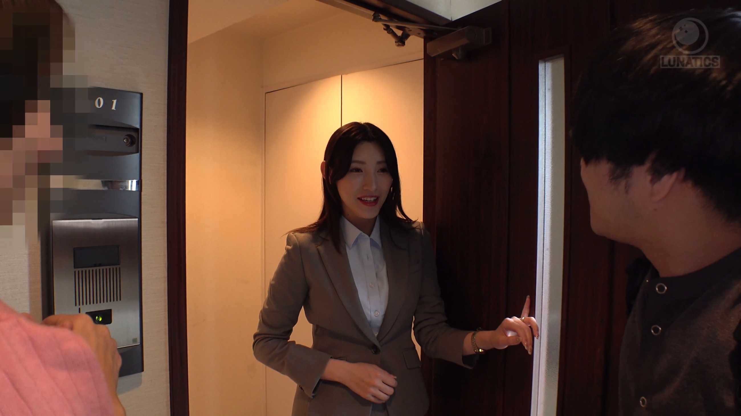 带女友见完家长给她舔黑丝脚
