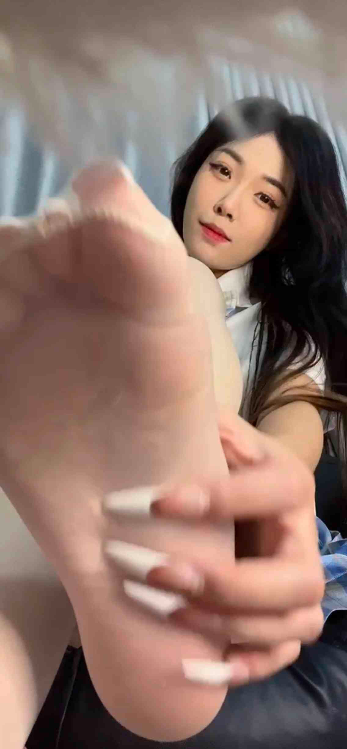 美女主播自挠自舔